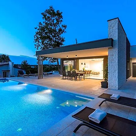 Botanica Comfortable Vacation Višnjan